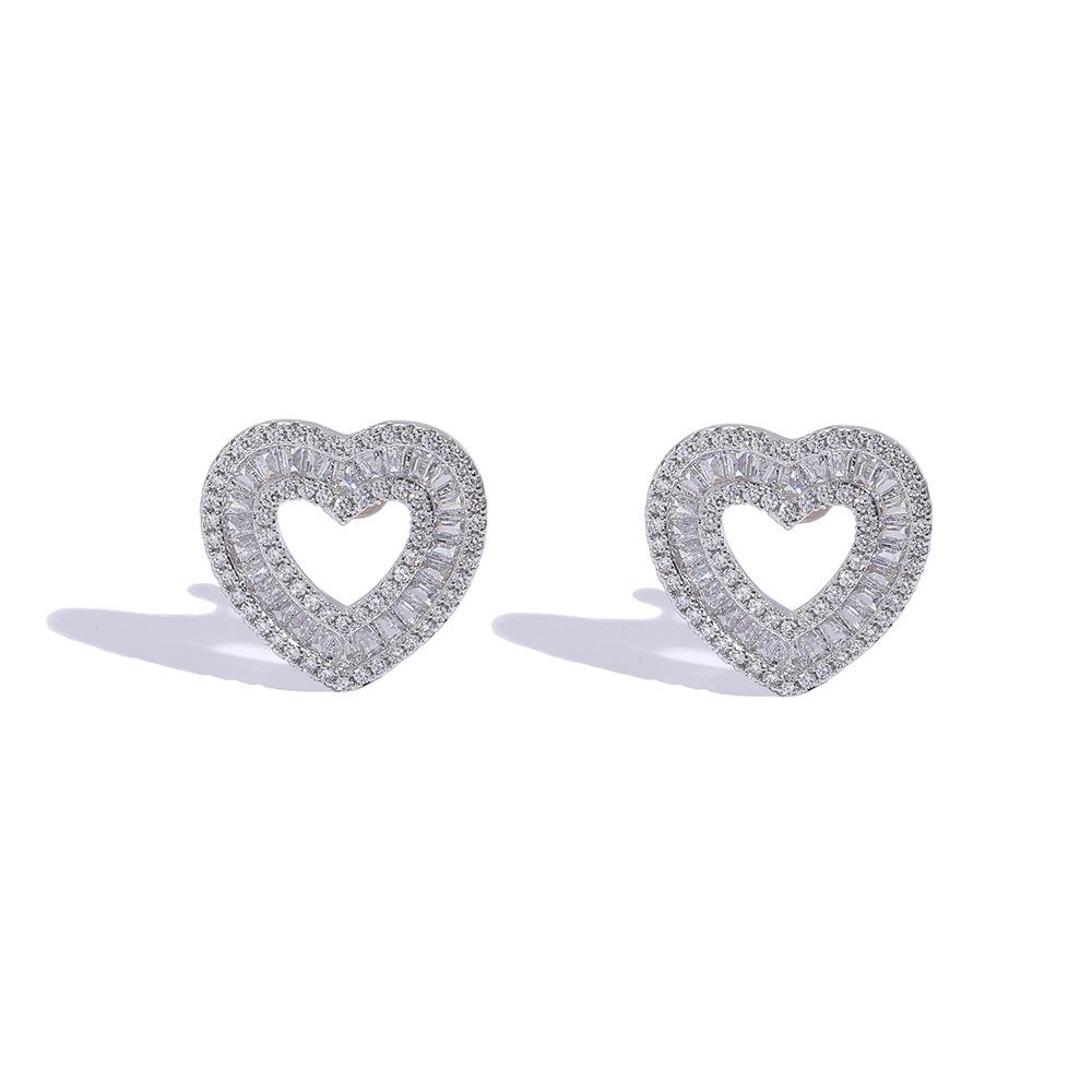 European and American Hip Hop Love Stud Earrings, Zircon Hollow Heart Stud Earrings Ins High-end Earrings Women