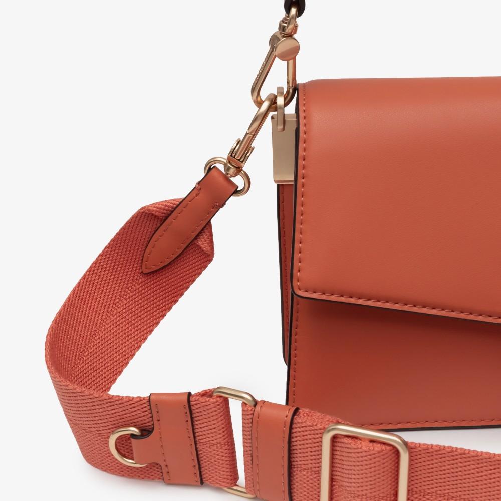 [lacoste] Women's Tennis Bliss Flap Cross Bag NF5105I56GN16