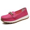 Новые женские плоские повседневные кроссовки Кожаные весенние мягкая подошва для ходьбы Мама большого размера 44 тренировочные вулканизированные рабочие туфли