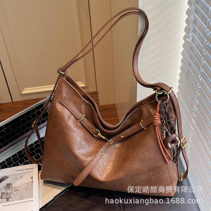 Женская сумка-тоут большой вместимости 2025 новая осенне-зимняя ретро повседневная на плечо сумка для поездок многофункциональный рюкзак