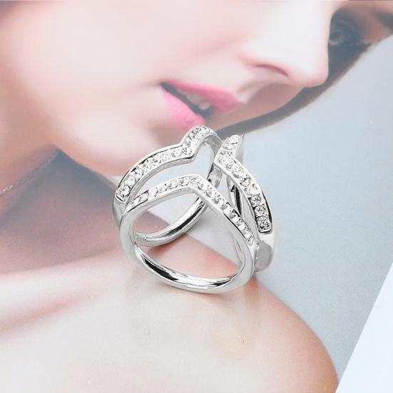 Fashion Tri-circle Scarf Women Ring Shawl Buckle Brooch Clip Jewelry Accessories