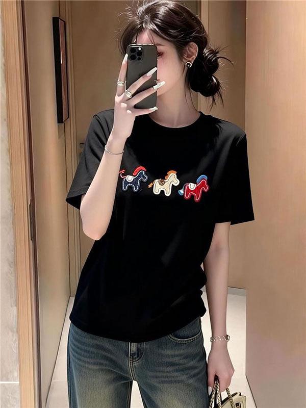 2026 New Year Early Spring Women's Faux Cashmere Loose Fit T-shirt with Horse Embroidery