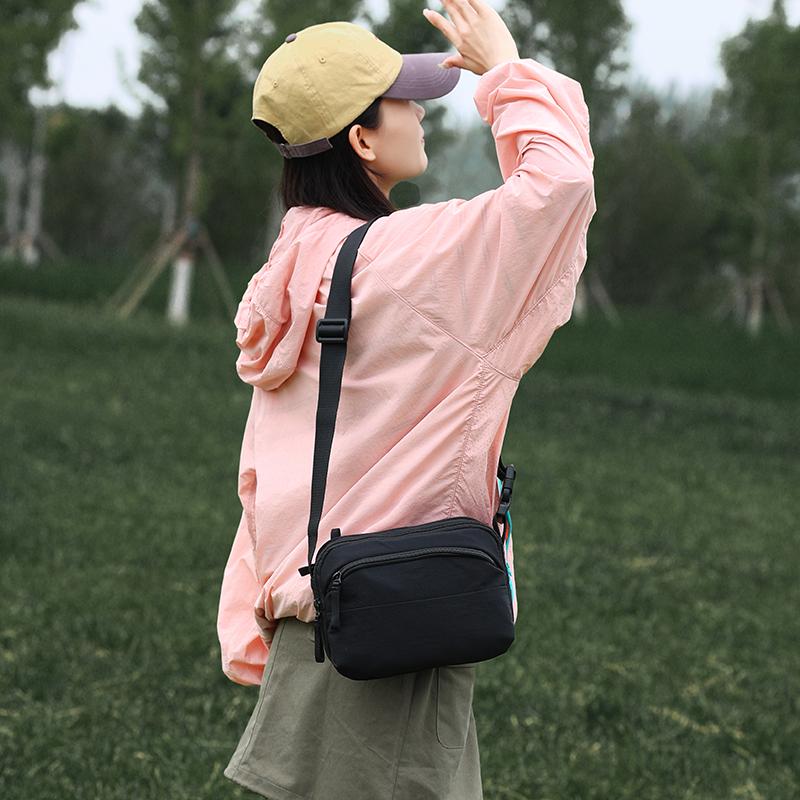 Женская легкая сумка через плечо