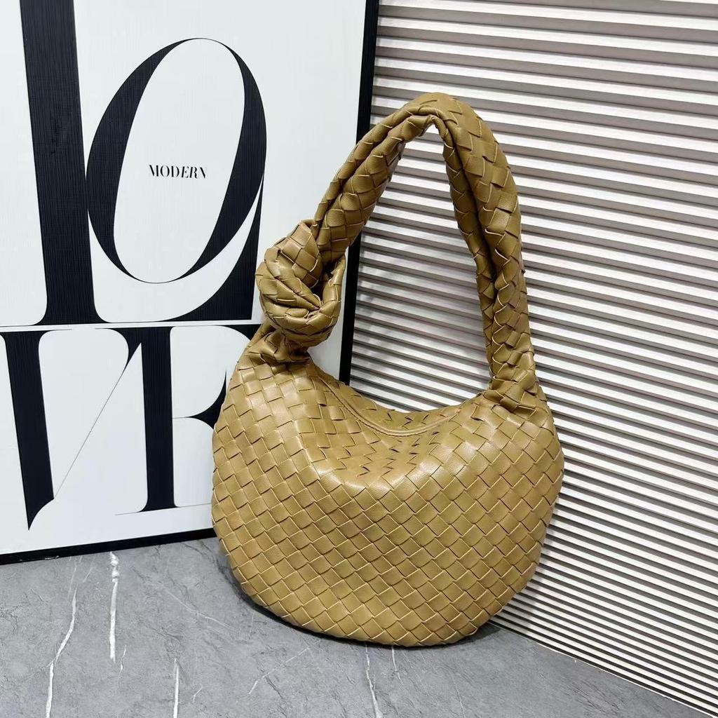 Сплетенная вручную сумка-круассан - Завязывающаяся на узел, на одно плечо, подмышку, тоут