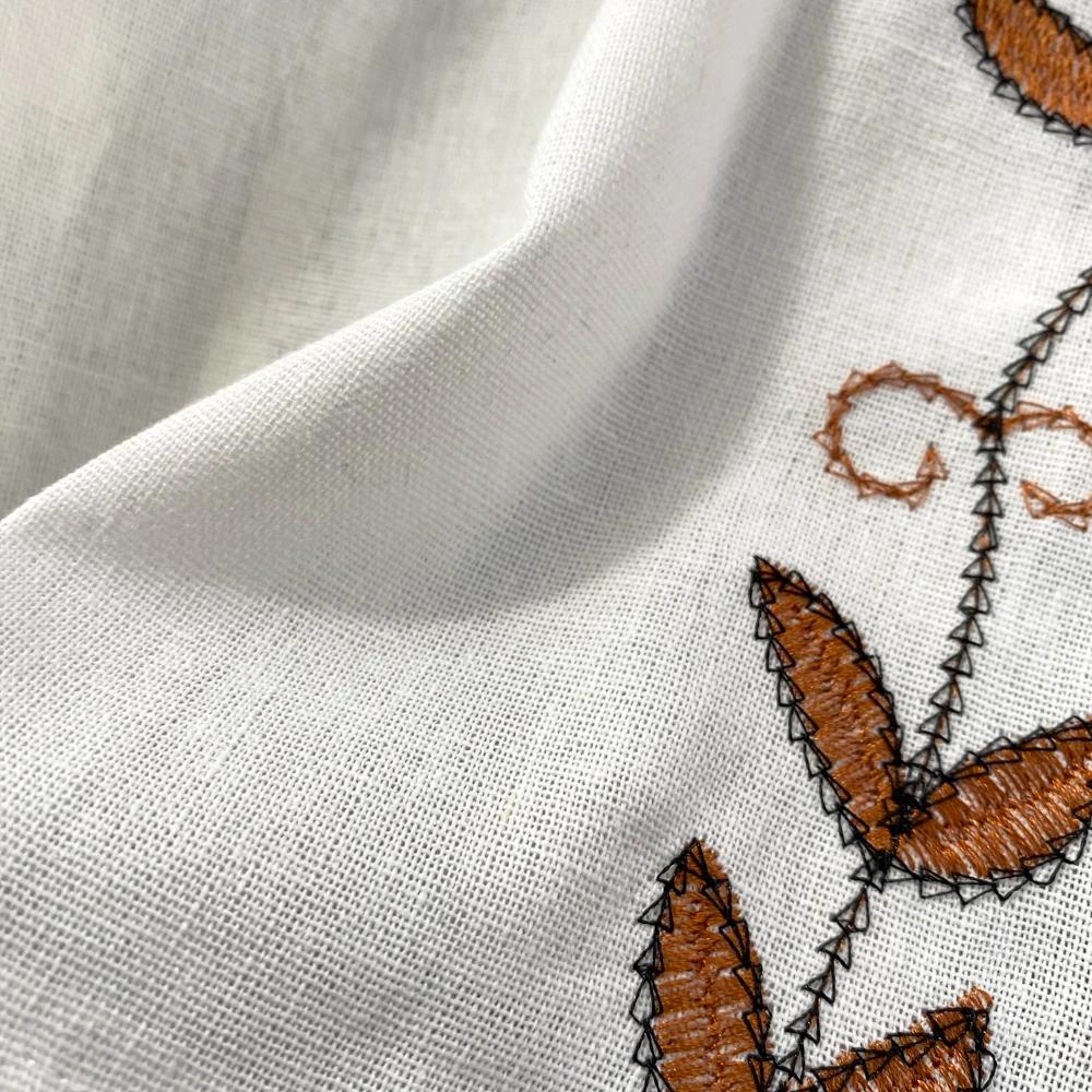 Блузка женская свободного кроя с круглым вырезом, цветочной вышивкой и рукавами-фонариками в этническом стиле, весенне-осенняя