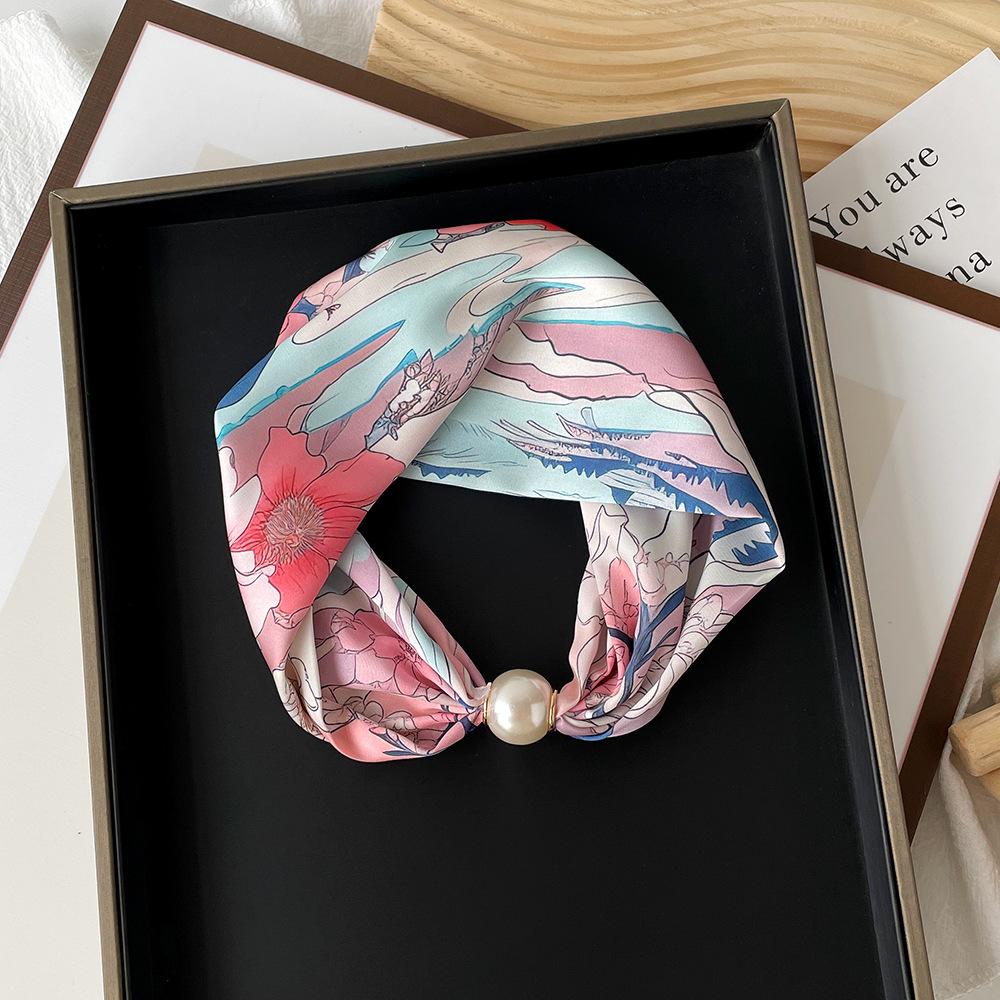 1116 spring and summer new silk scarf women's niche high-end pearl magnetic buckle necklace foreign-style wear printed small scarf