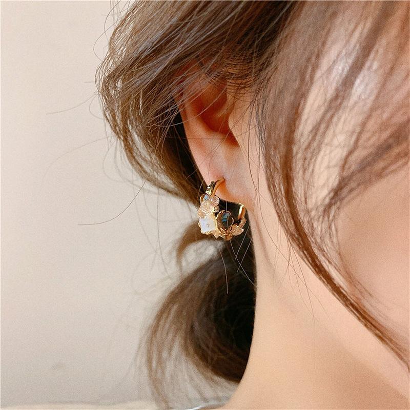 Versatile Bow Girl Earrings with Elegant Geometric Shapes, Personalized and Trendy Earrings for Women