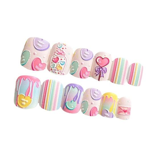 Ногти с клеем Красочное 3D-тиснение Квадратное короткое наращивание ногтей Полное покрытие