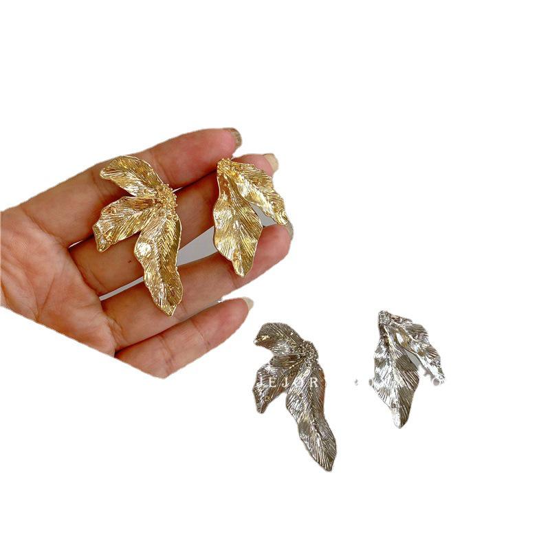 2025 Ретро Дизайн Лист Женские Изысканные Серьги-гвоздики Легкая Роскошь