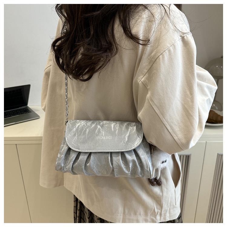 Женская летняя сумка через плечо на цепочке в форме облака, нишевый дизайн, 2025