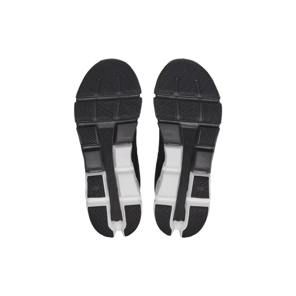 On Running Cloudflyer 4 Black White Men Sneakers 71.98677