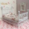 TALOS Dollhouse Bed Европейский Стиль Аксессуары Металлическая Мини Двуспальная Кровать Реквизит Принадлежности Для Комнаты Сцены