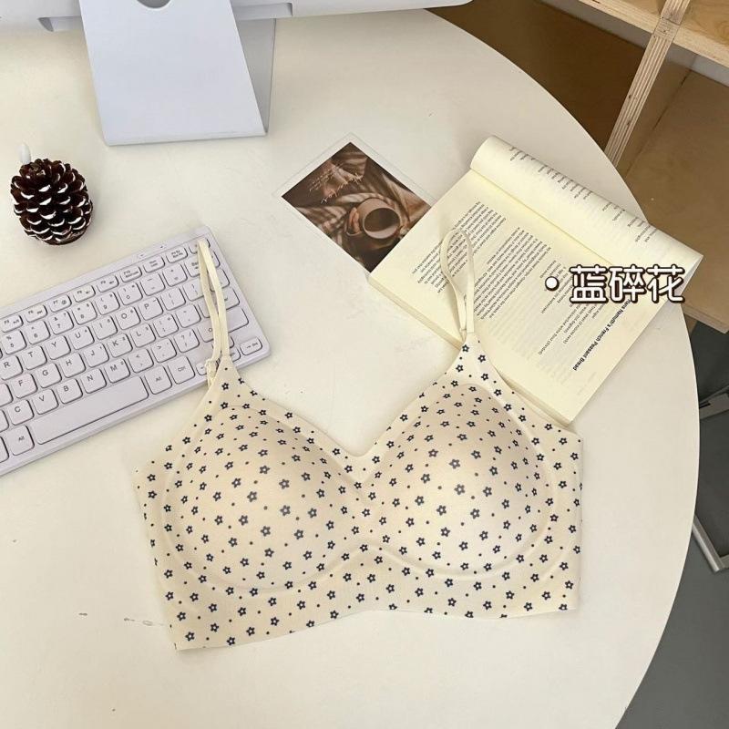 Naked foundation seamless underwear, small breasts gathered and closed secondary breasts, thin U-shaped cross beautiful back backless bra