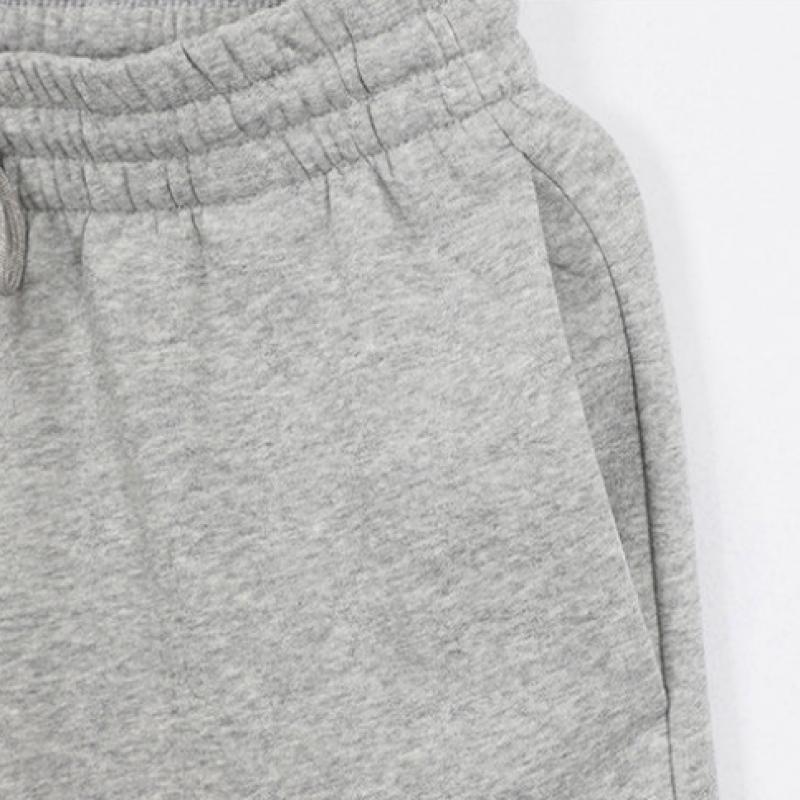 Adidas Флисовые брюки Essentials с зауженными манжетами и большим логотипом