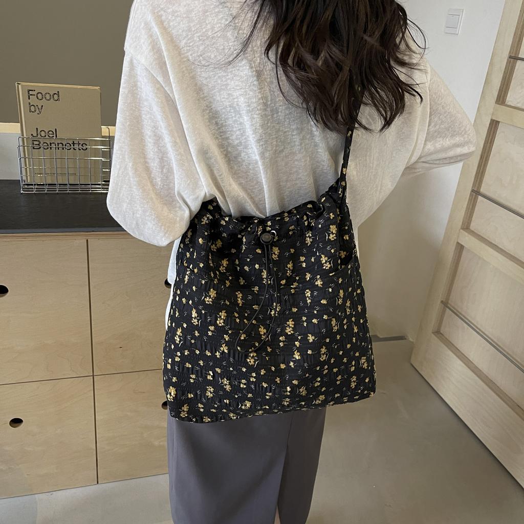 Casual Large Bag Women's Summer New Floral Canvas Bag Large Capacity Tote Bag Class Commuting Single Shoulder Crossbody Bag