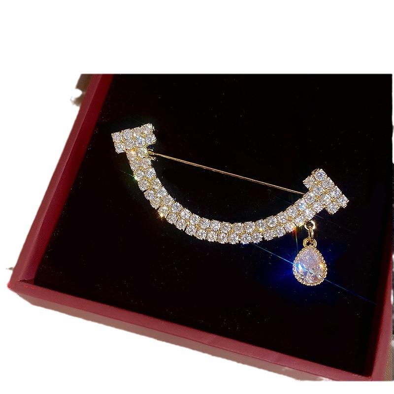 Smiling Brooch Trendy and Niche Design Sense High-end Accessory Internet-famous Exquisite Suit Brooch