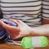 Светящаяся в темноте пряжа для вязания крючком, 55 ярдов светящейся чистой нити для вязания крючком, плетения, швейные принадлежности для вязания поделок своими руками
