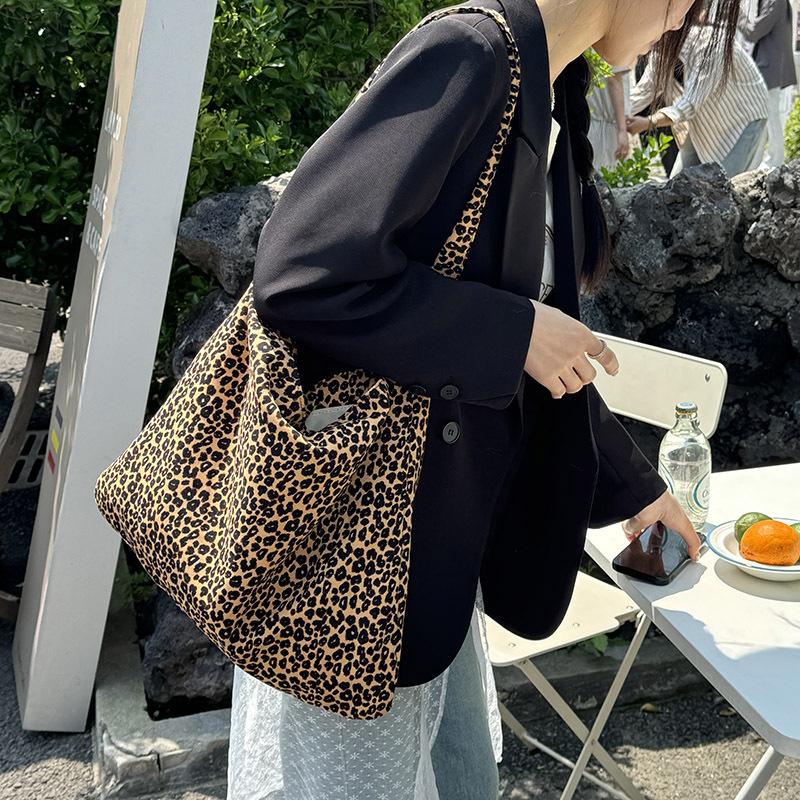 Современная сумка-мессенджер с леопардовым принтом, холщовая сумка на одно плечо для студентки, диагональная, большой вместимости, сумка-седло KTY