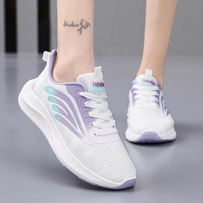 Кроссовки женские новые весенние ранние женские туфли мягкая подошва легкие увеличенные студенческие сетчатые дышащие повседневные кроссовки