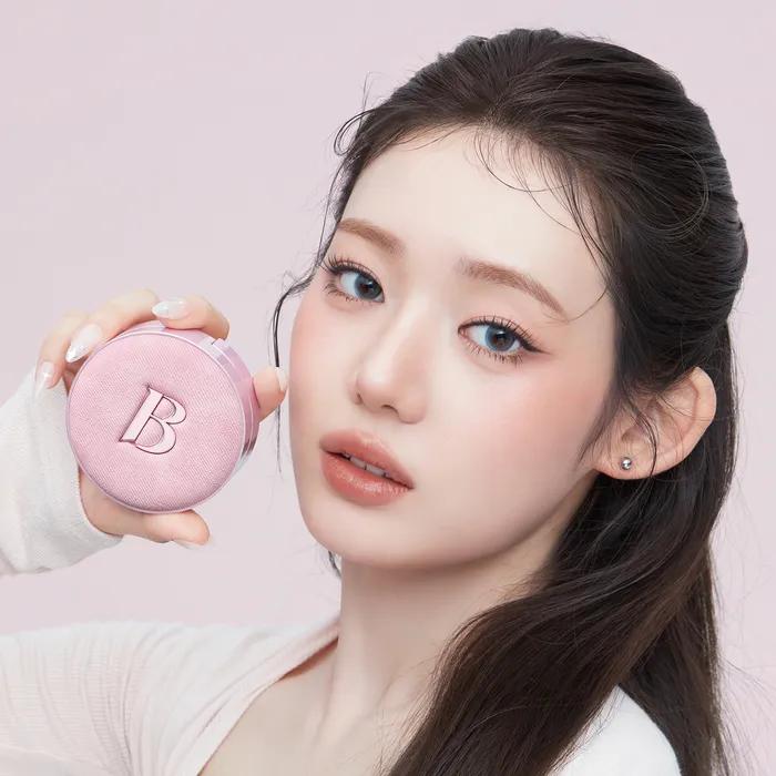 [Розовая джинсовая версия] Coverlicious Ultimate White Cushion (Полный размер)