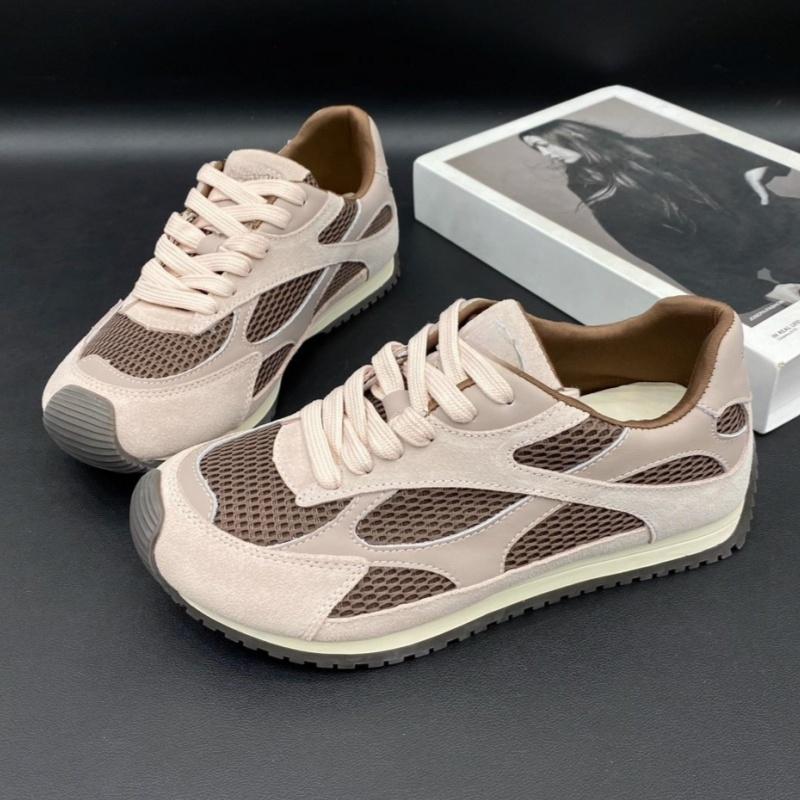 Fashion High Quality Lightweight Sports Shoes 2025 Spring New Fashionable Breathable Mesh Women Sneakers Outside Casual Women Shoes
