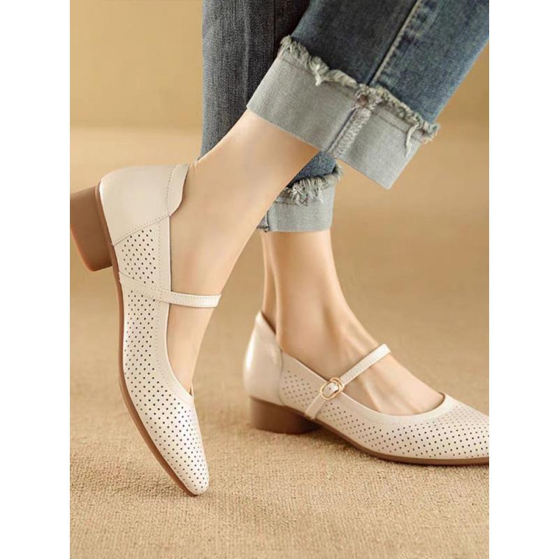 Большой размер полые маленькие кожаные туфли лето тонкие туфли с отверстиями из мягкой кожи туфли для мамы мягкая подошва Мэри Джейн одинарные туфли женские