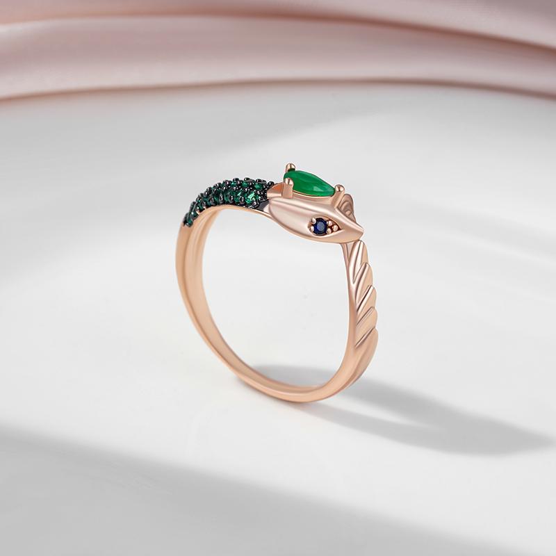 Современное кольцо-змея Ouroboros с черным акцентом, розовое золото, ювелирные изделия с зеленым цирконом, стильные женские аксессуары в русском стиле