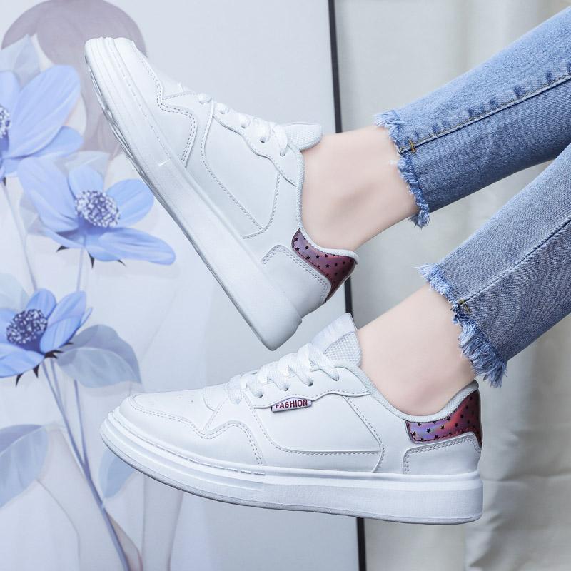 2026 Women's Sports Shoes Campus Shoes Trend Lightweight Soft Soled Board Shoes Women's Thick Soled White Shoes