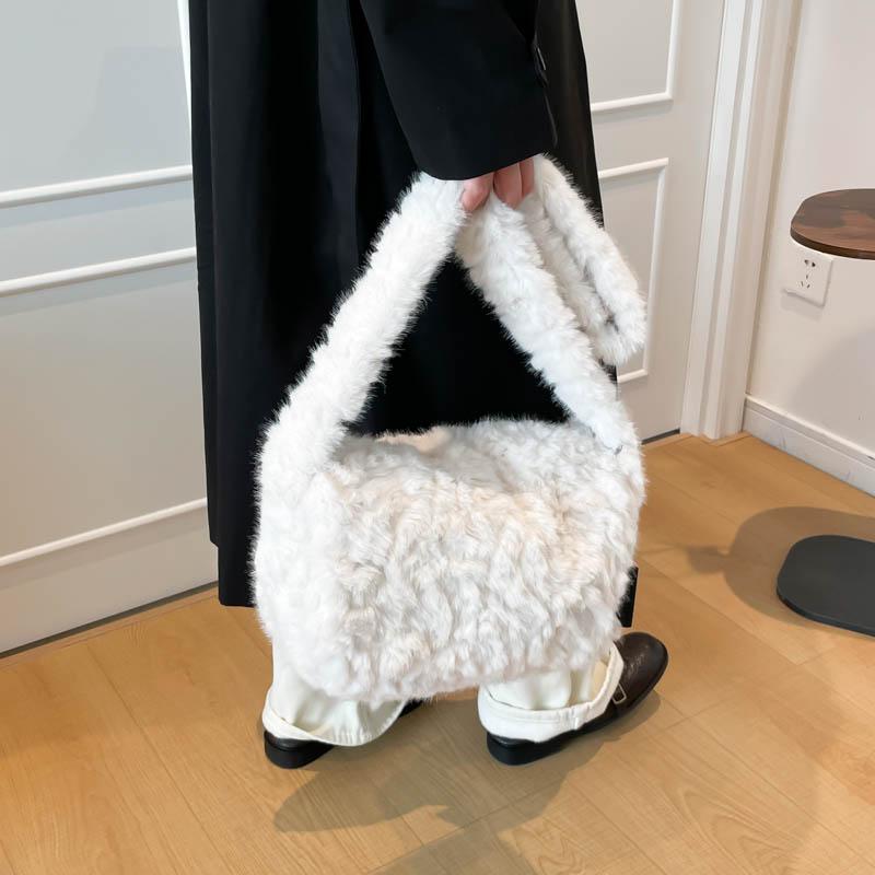 Fashionable Flap Clutch Purse Bag Soft Faux Fur Small Shoulder Bags For Women 2025 Winter Trend Korean Plush Handbags Crossbody Bag