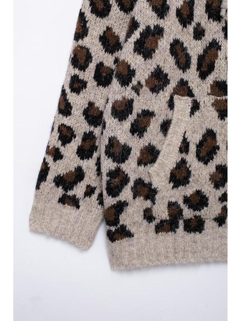 Женский вязаный свитер с капюшоном с леопардовым принтом - Зима 2024, европейский и американский стиль