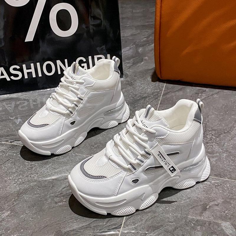 Сетчатые дышащие кроссовки на толстой подошве в стиле «папа» 2025 новые модные ins обувь для повседневной носки с внутренней танкеткой корейская версия спортивных кроссовок для бега