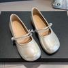 Французские серебристые туфли Мэри Джейн из маленькой кожи женские 2025 новая летняя красивая юбка плоская подошва мелкий вырез вечерние одинарные туфли