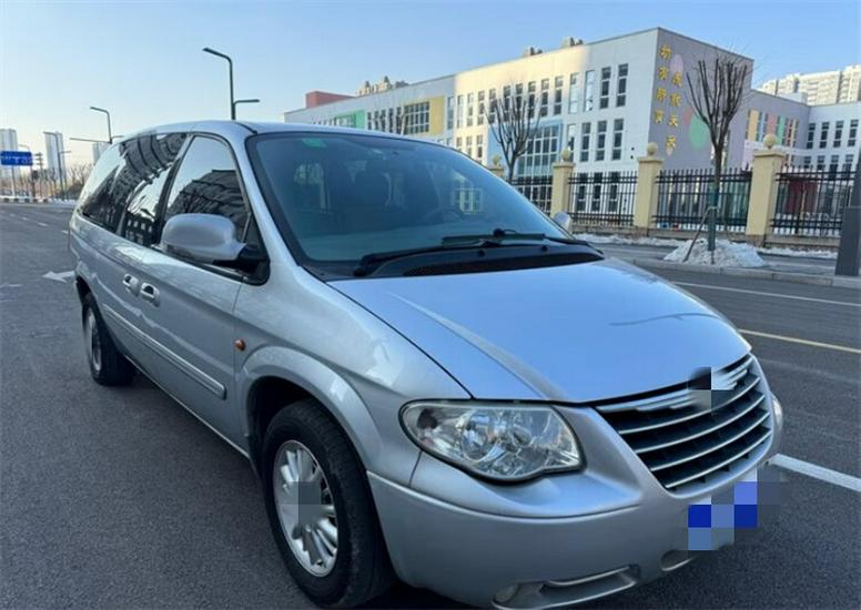Крышка передней фары Chrysler Grand Voyager 06-12 Прозрачный щиток лампы