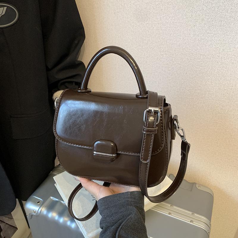 Premium Texture Retro Bag Women's 2025 New Fashion Versatile Messenger Bag Super Fire Portable Small Square Bag Small Bag