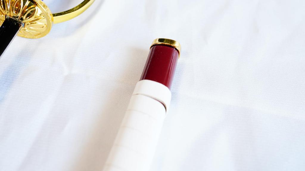 Гриффон Шанкс Ван Пис Мини Оружие Меч Лук Стрела Щит Аксессуары Брелок Фигурка Кукла Дисплей Украшение Аниме Игра Сплав Игрушка Металлическая Миниатюра