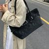 Ретро высококлассная замшевая сумка-багет на плечо подмышку, нишевый дизайн, пряжка-ремень, повседневная, трендовая, крутая, сумка-локомотив