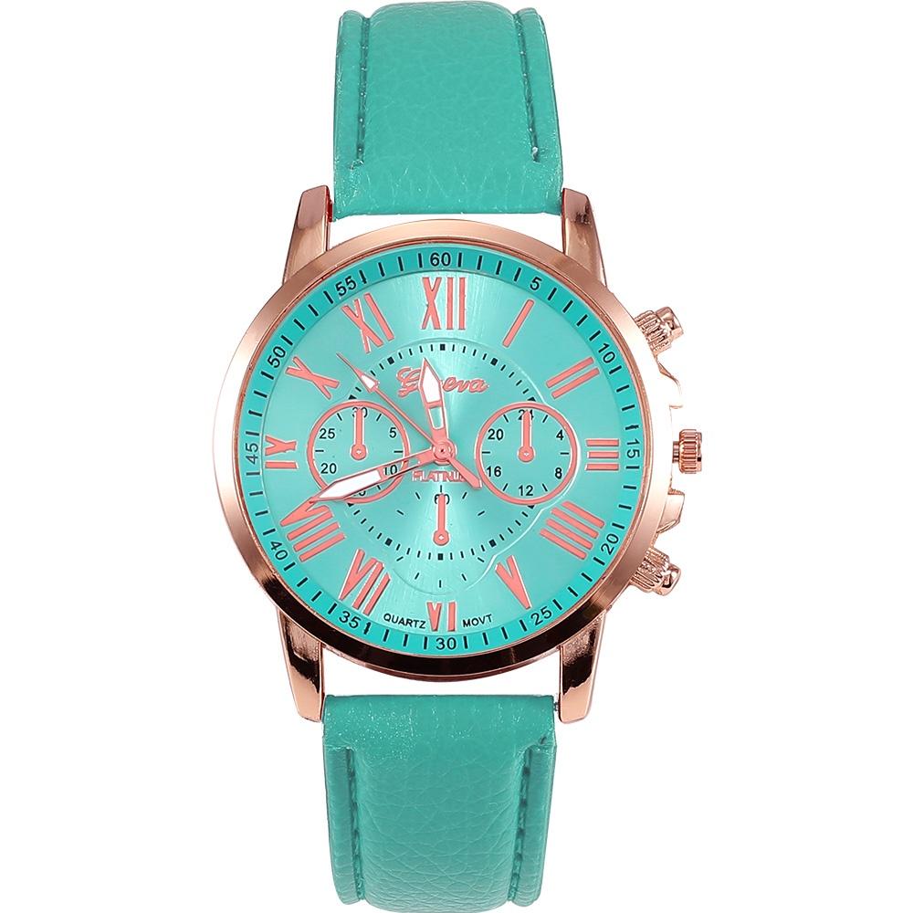 Женские кварцевые часы на кожаном ремешке