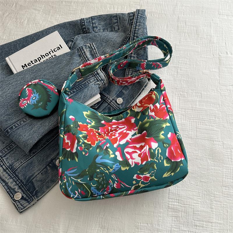 High-end Ethnic Style Large Flower Quilt Single Shoulder Bag New Fashionable Casual Simple Crossbody Tote Bag