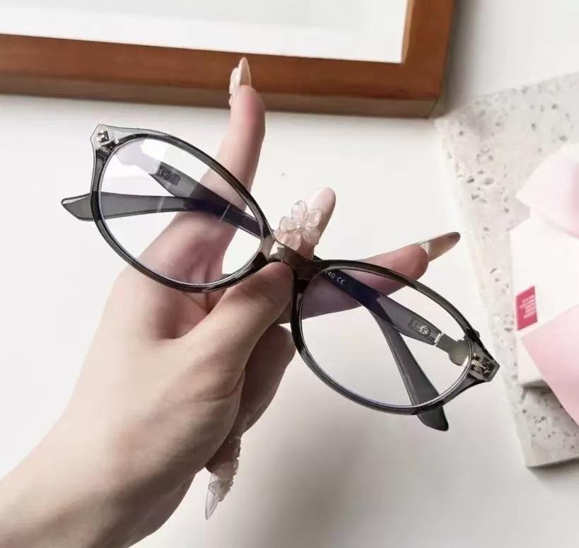 The new Empress Dowager West medieval retro small Saturn glasses frame red-brown can be matched with myopic women