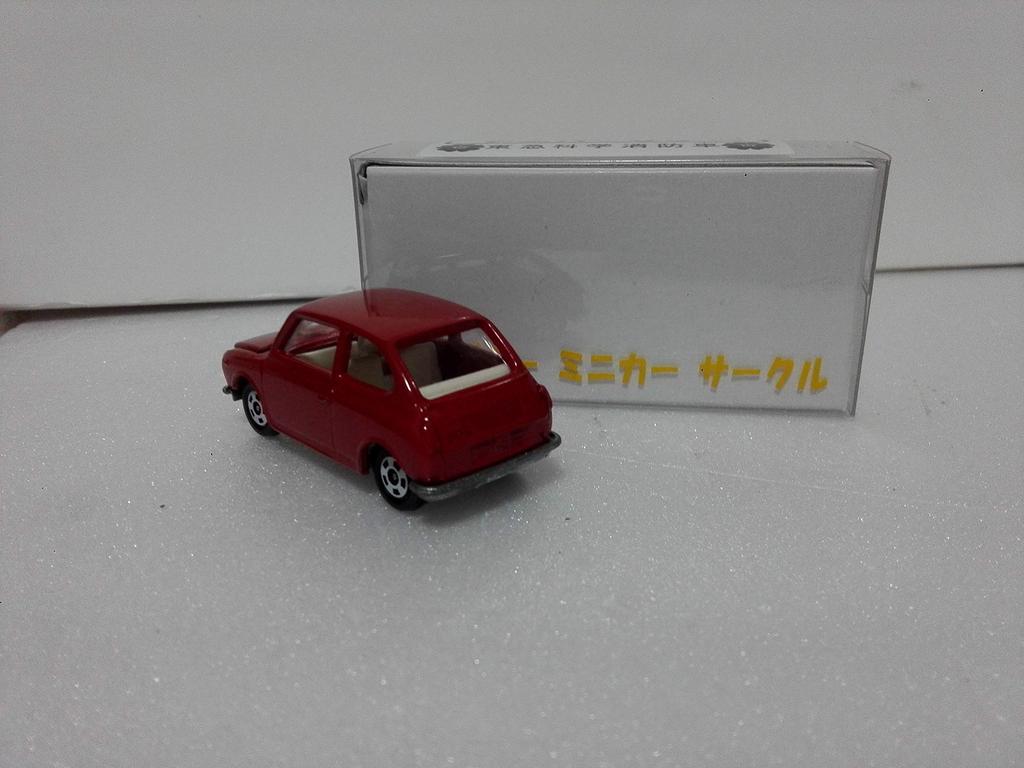 No box, out-of-print Tomica Subaru R2, Made in Japan, Crazy Mini Car Circle, includes case and white box, shipped from Amazon warehouse