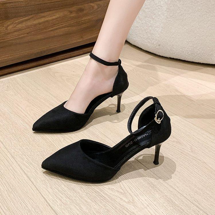 2025 новые водонепроницаемые настольные туфли-лодочки женские летние новые большого размера на шпильке с полым острым носком босоножки на высоком каблуке женские сто