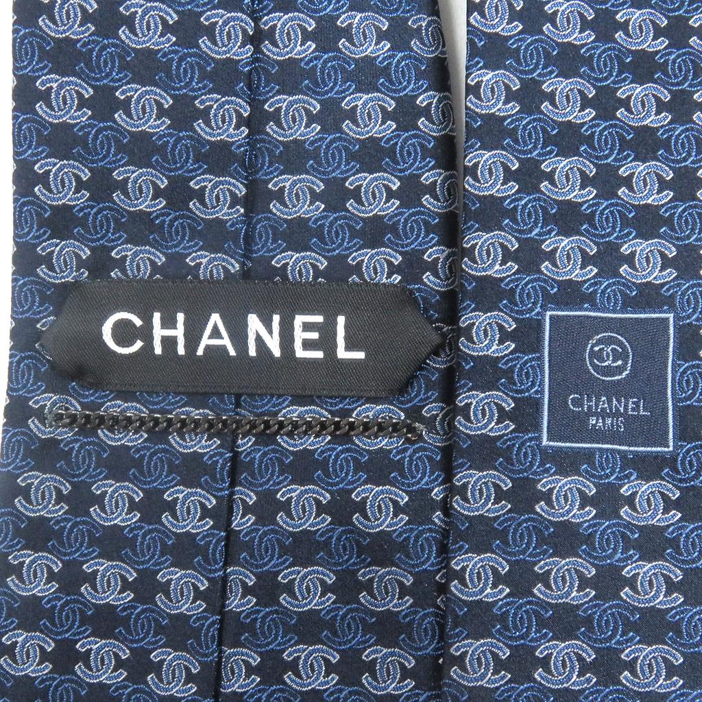 Отличный галстук CHANEL COCO Mark принт по всей поверхности широкий галстук Темно-синий шелк мужской Б/У