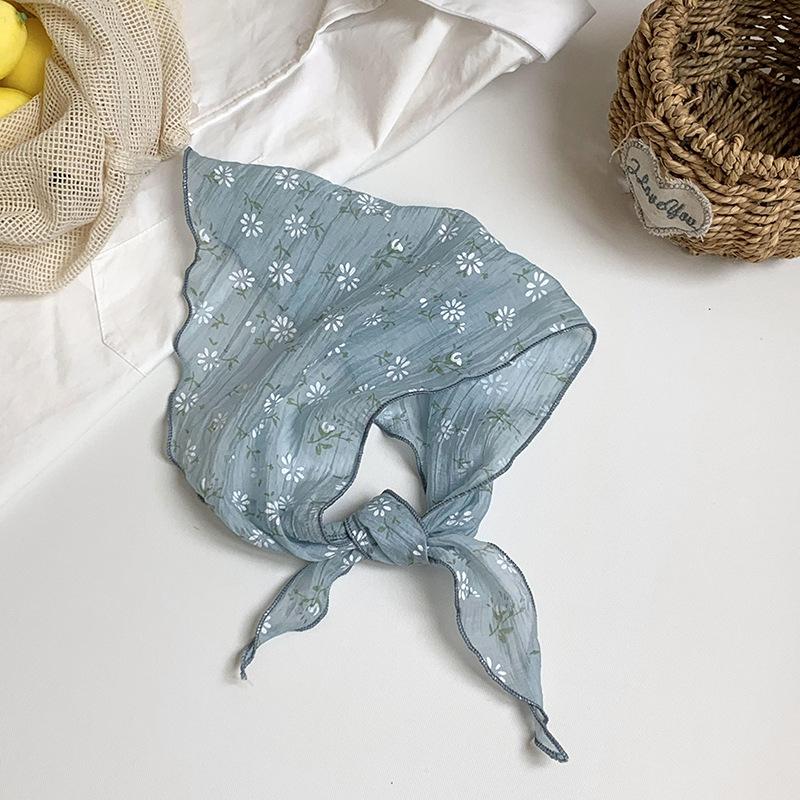 Треугольный шарф шарф женский новый цветочный платок летний женский пасторальный досуг зубчатый край шелковый шарф шарф маленький свежий аксессуар для волос