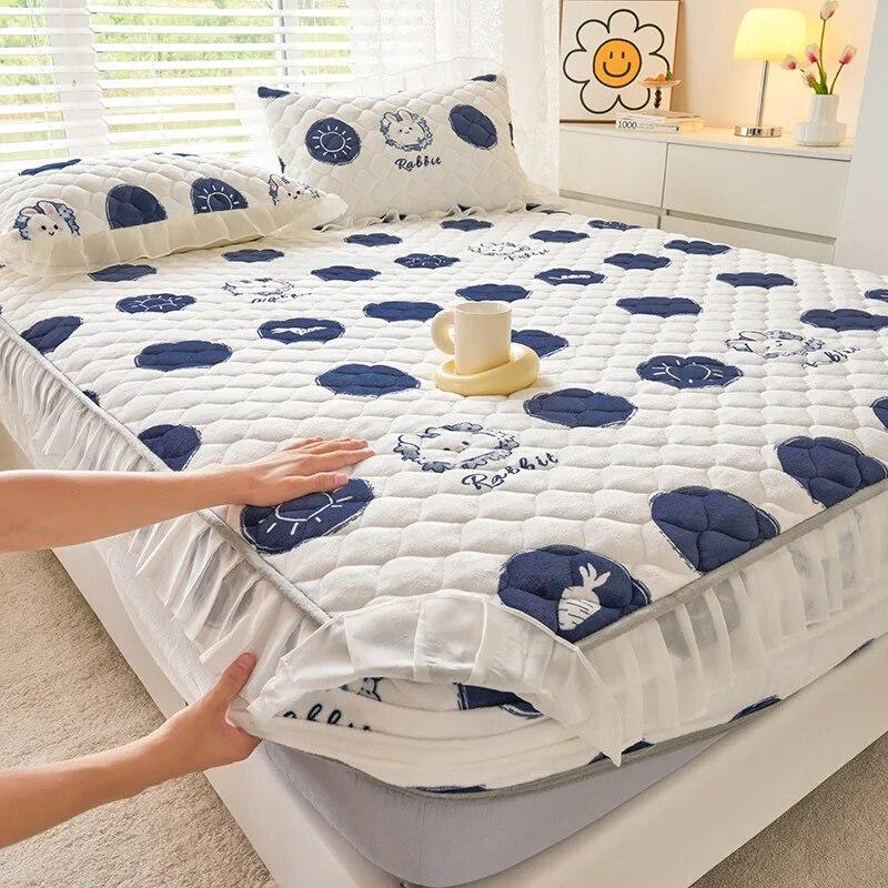 Зимний теплый молочный бархатный комплект простыней, милая простыня на подкладке с героями мультфильмов и 2 наволочками, нескользящий наматрасник, двуспальное покрывало размера «king-size»