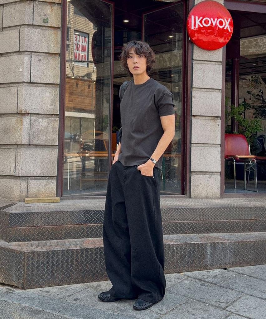 MOOD INSIDE Ribbed Muscle Round Half Tee_Black (Type A)