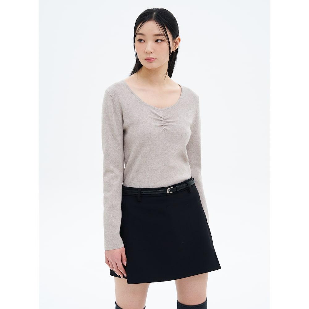 8SECONDS Feminine Scoop Neck Front Shirred Pullover Beige