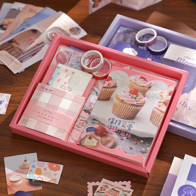 Hot-selling Vintage Aesthetic Scrapbook Supplies Kit Junk Journal Supplies with Scrapbooking Paper A6 Grid Notebook