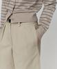 MUSINSA STANDARD WOMAN Women'S Reverse-To-Tuck Wide Chino Shorts [Light Beige]