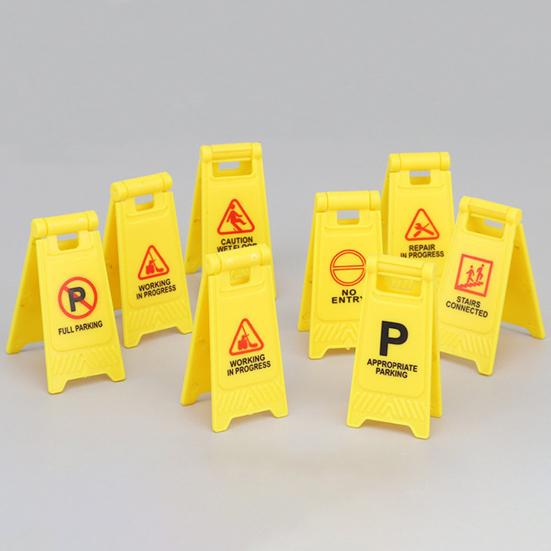 Mini Roadblock Set Miniature Highway Scene Accessories Miniature Barricades for Miniature House Decoration Role Play Education