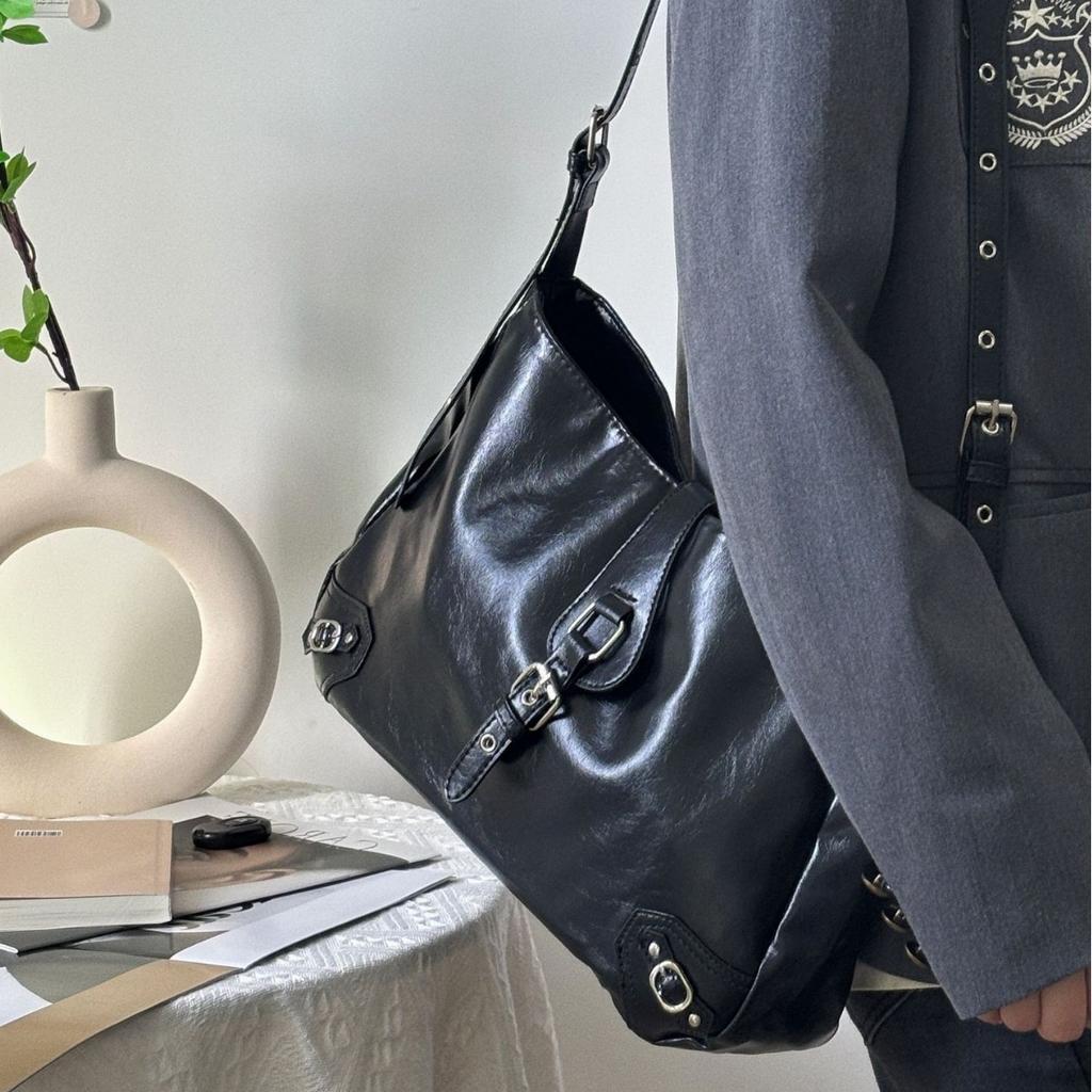 2024 Осень Зима Новая Мода Большая Вместимость Сумка для Поездок Крутая Одноплечевая Сумка-Подмышка Высококлассная Сумка-Тоут через Плечо